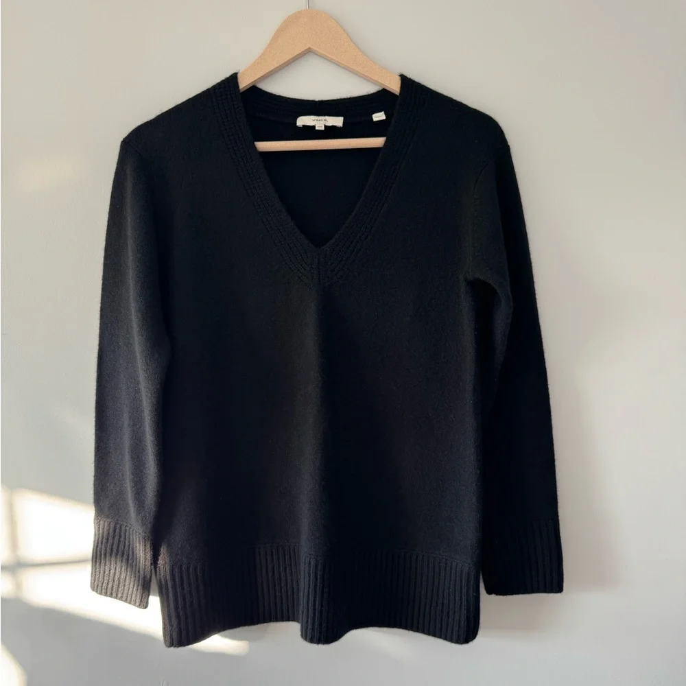 Vince 100% Cashmere V-Neck Sweater - Classic Black - Size XXS (Fits XS) - Picture 1 of 12